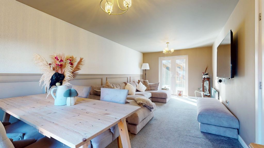 Property photo 2 of 44 5266393