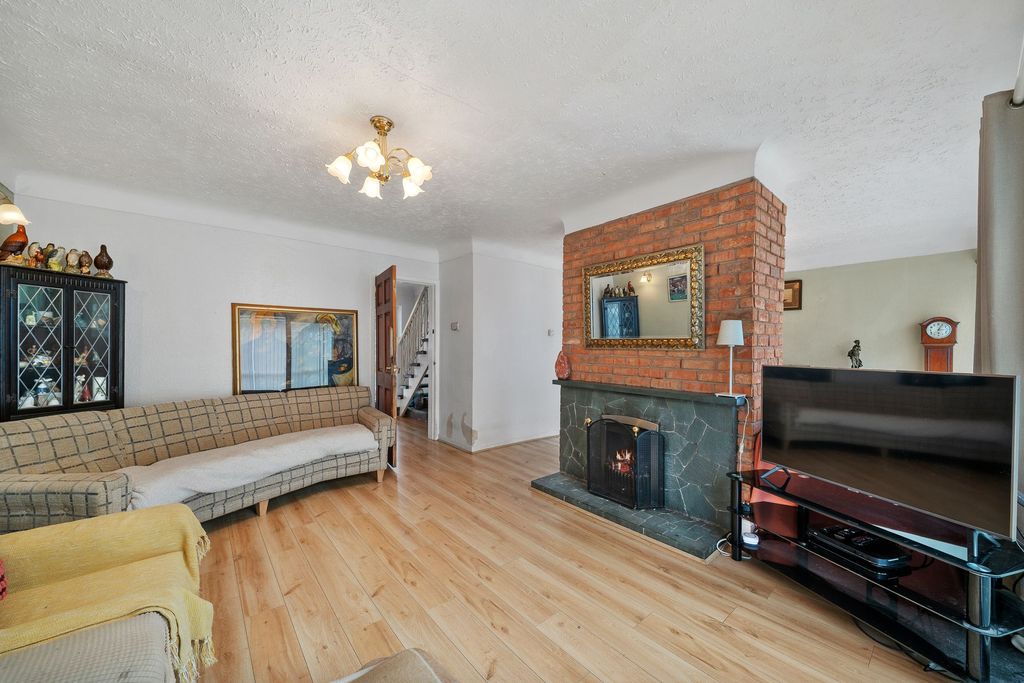 Property photo 2 of 26