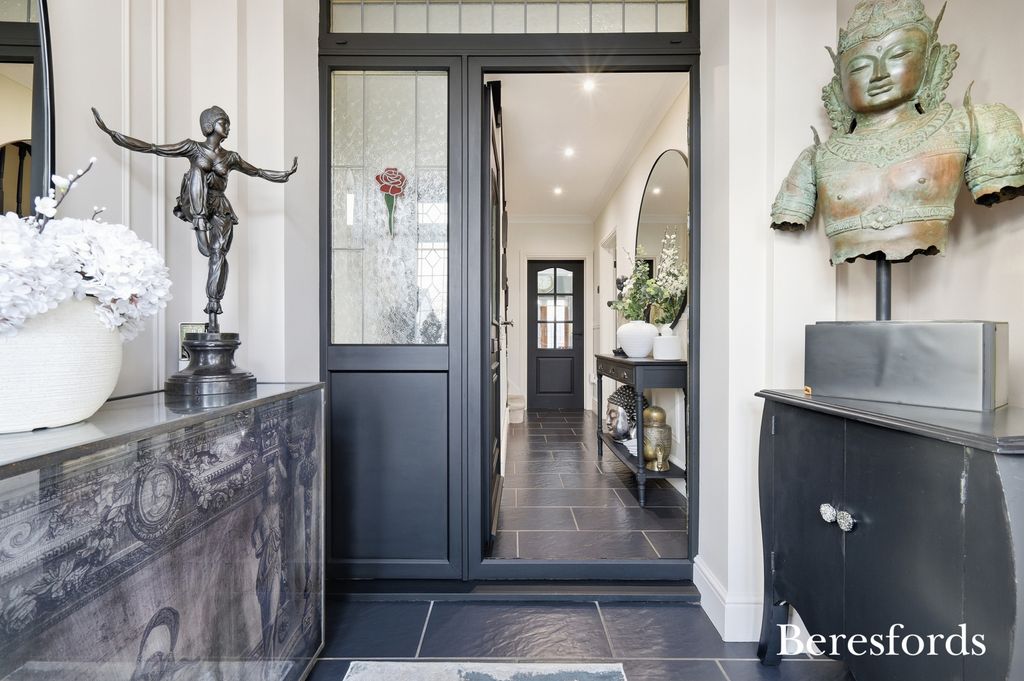 Property photo 2 of 26 Picture No. 21