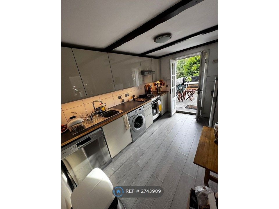 Property photo 1 of 12 Kitchen Leading To Roof Terrace