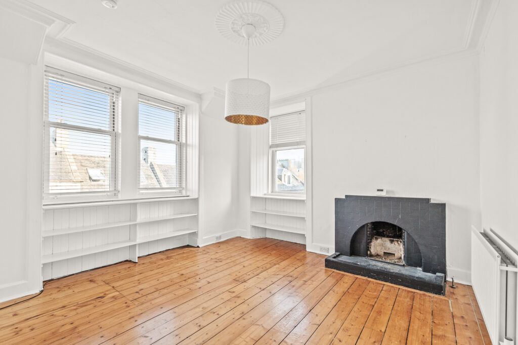 Property photo 3 of 25