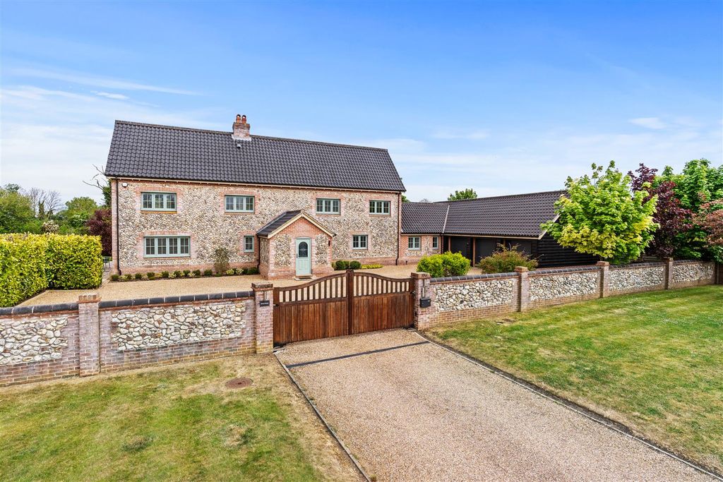 Property photo 1 of 11