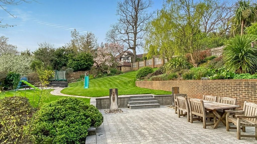 Property photo 3 of 24 Picture No. 36