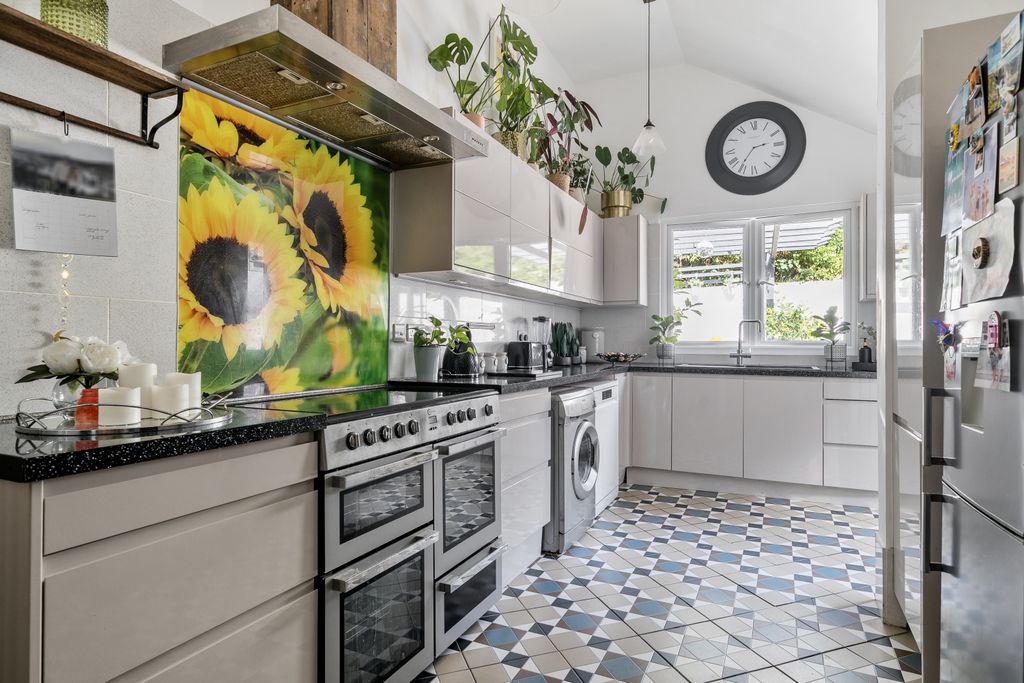 Property photo 2 of 20 1500648-5-19Fc85Cb4A969