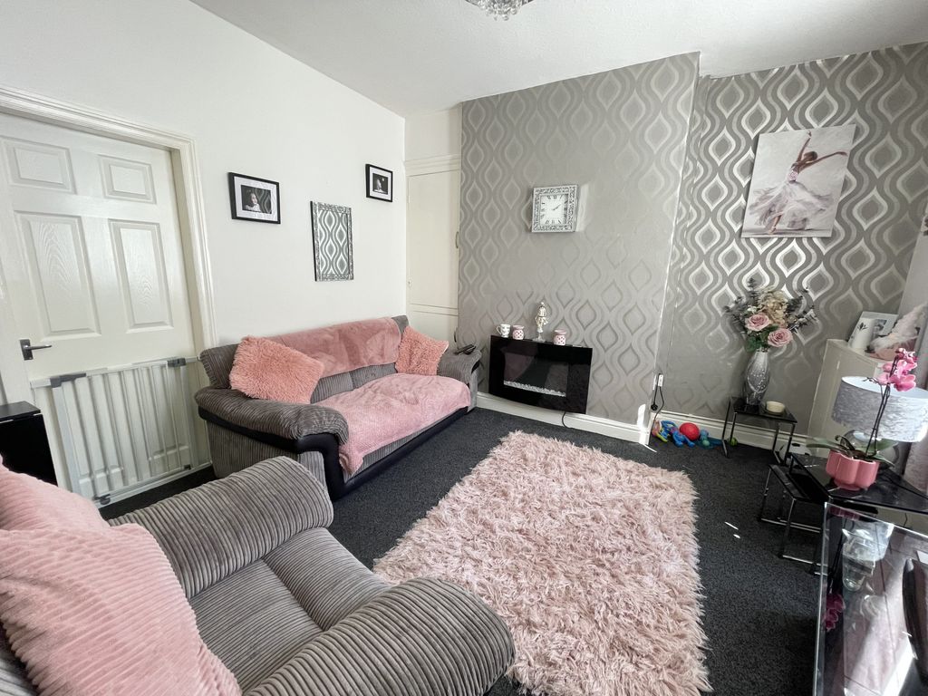 Property photo 3 of 11