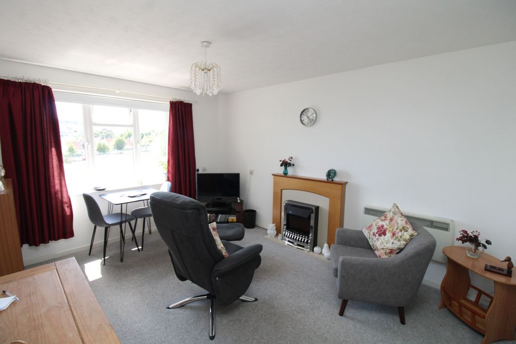 Property photo 2 of 14
