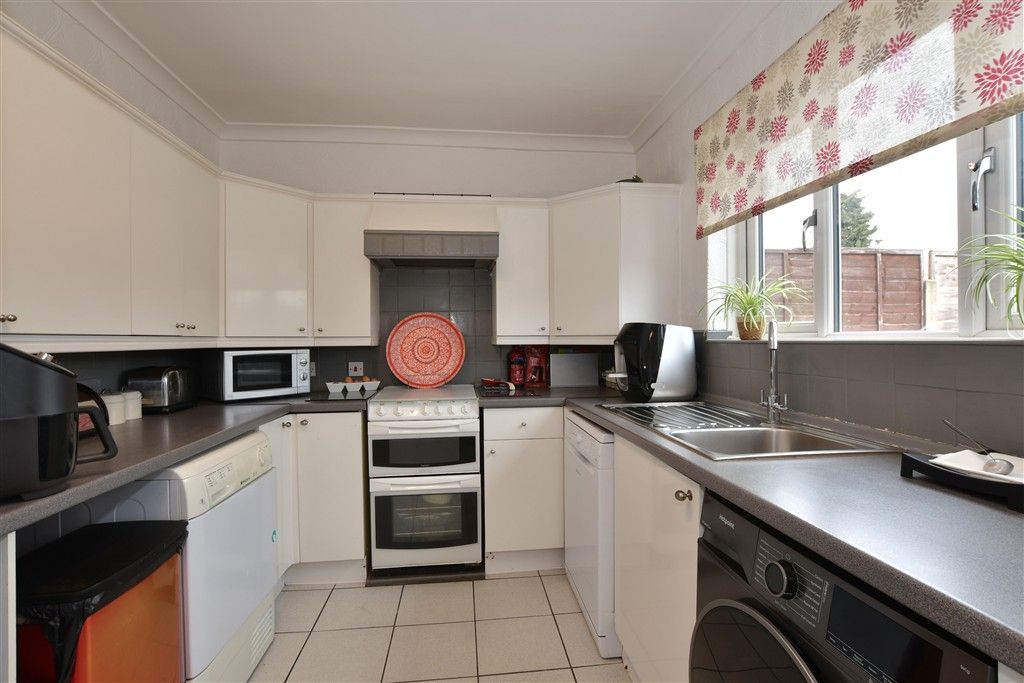 Property photo 3 of 11 Kitchen/Dining Room