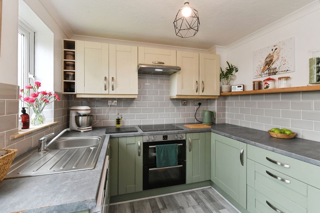 Property photo 2 of 12 Pbox-Img.Jpg