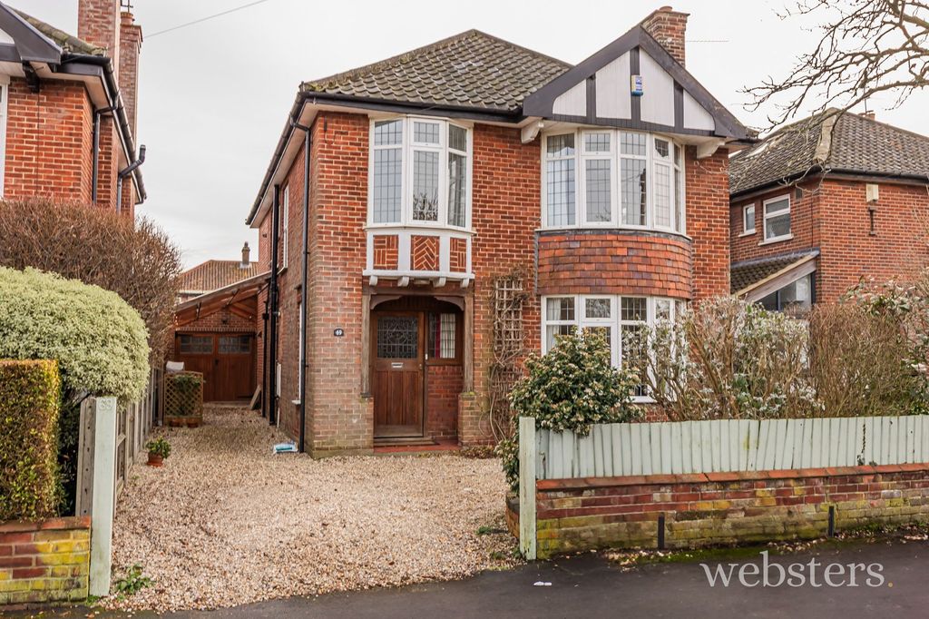 Property photo 1 of 33