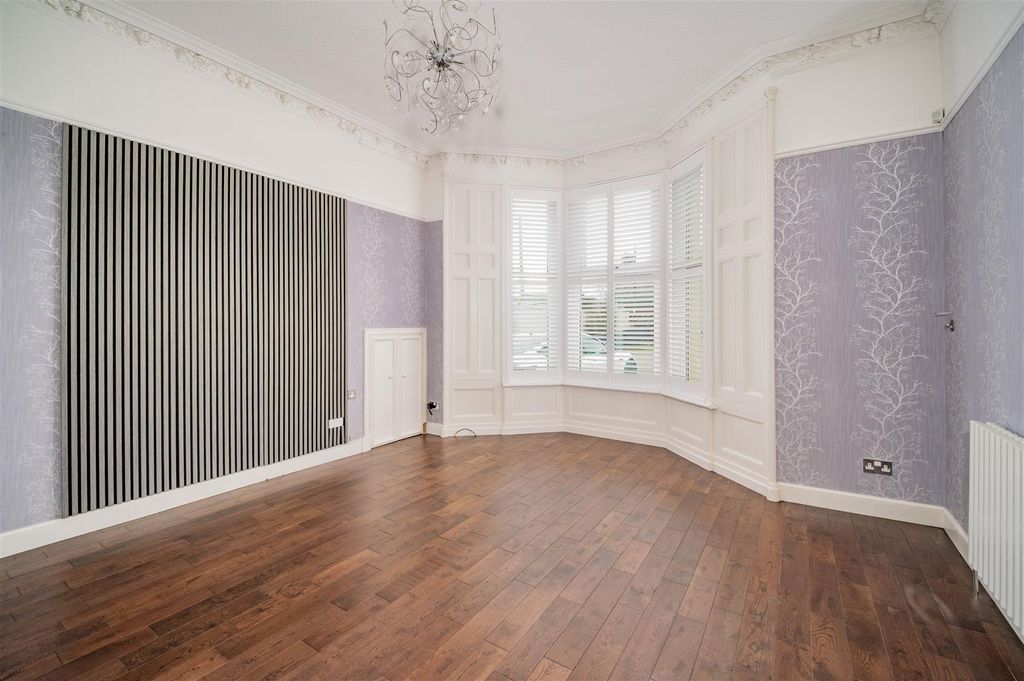 Property photo 2 of 43 281 Strathmartine Road Dundee-5.Jpg