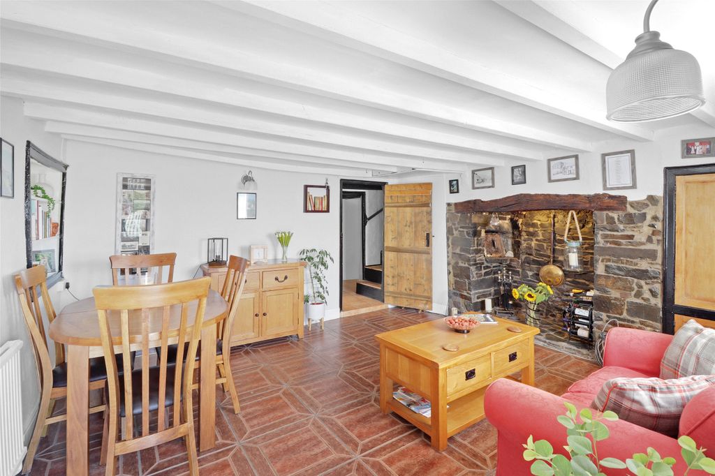 Property photo 3 of 12 3 - Picture No. 08