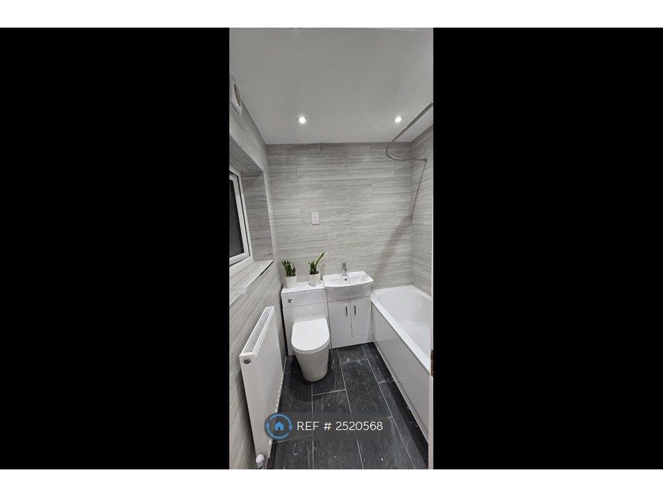 Property photo 3 of 13 Main Bathroom