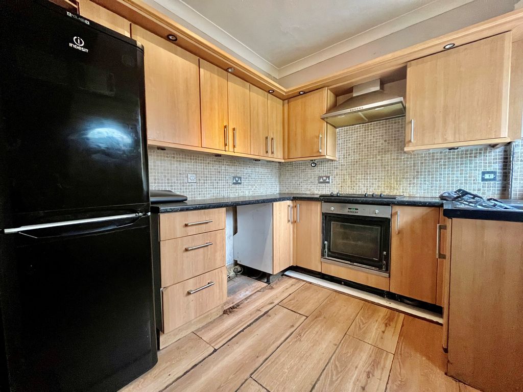 Property photo 3 of 6 Image