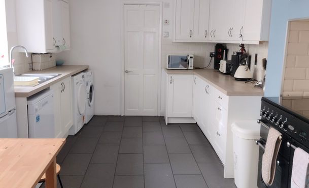 Property photo 3 of 8 Kitchen Diner