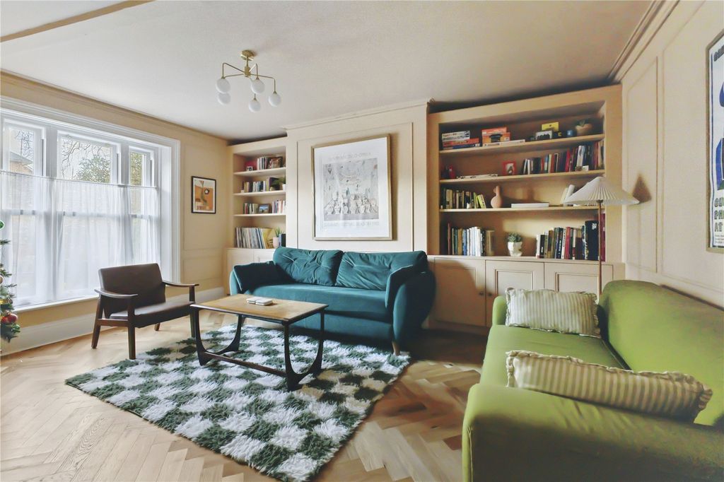 Property photo 2 of 15 Sitting Room