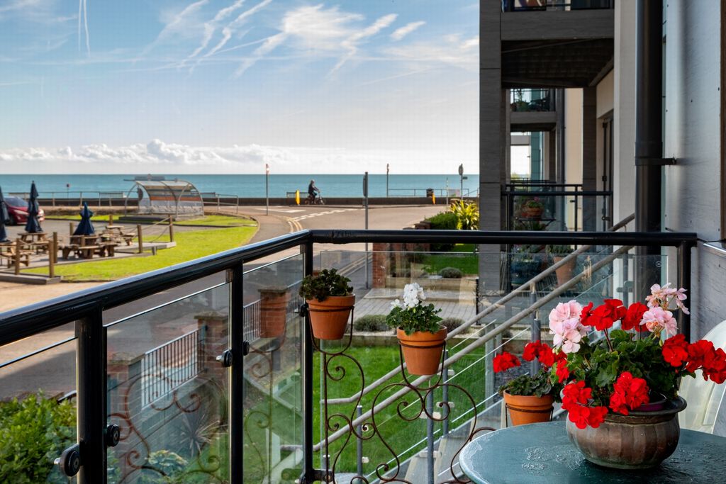 Property photo 1 of 21 Balcony