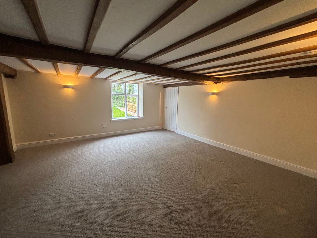 Property photo 2 of 12 Image