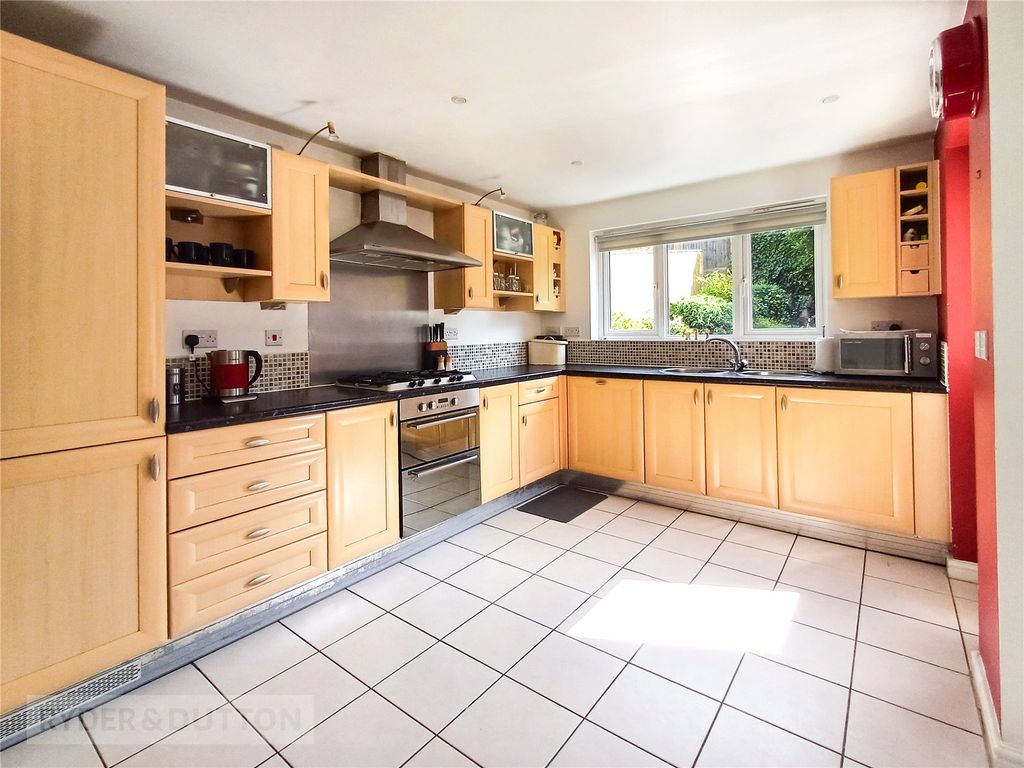 Property photo 2 of 29 Kitchen