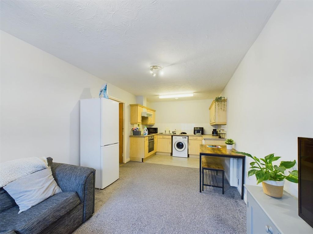 Property photo 1 of 6