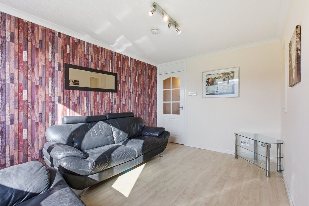 Property photo 3 of 12 Picture 3