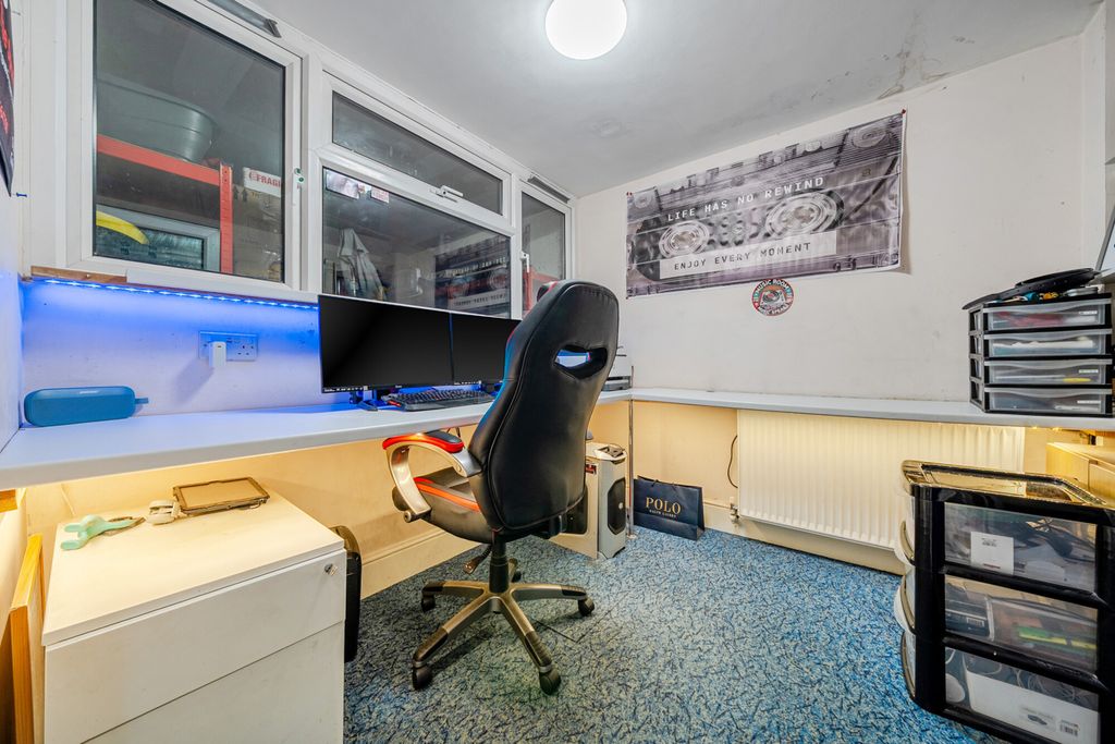 Property photo 2 of 22 1470227-3-6A1Ed2E...