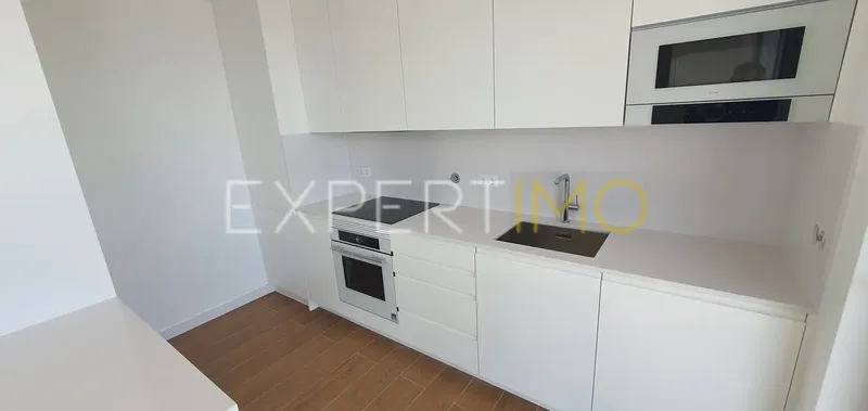 Property photo 1 of 17 Img 0