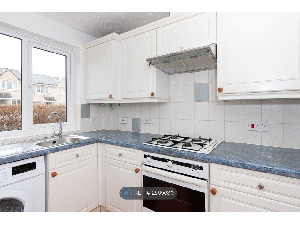 Property photo 2 of 9 Kitchen