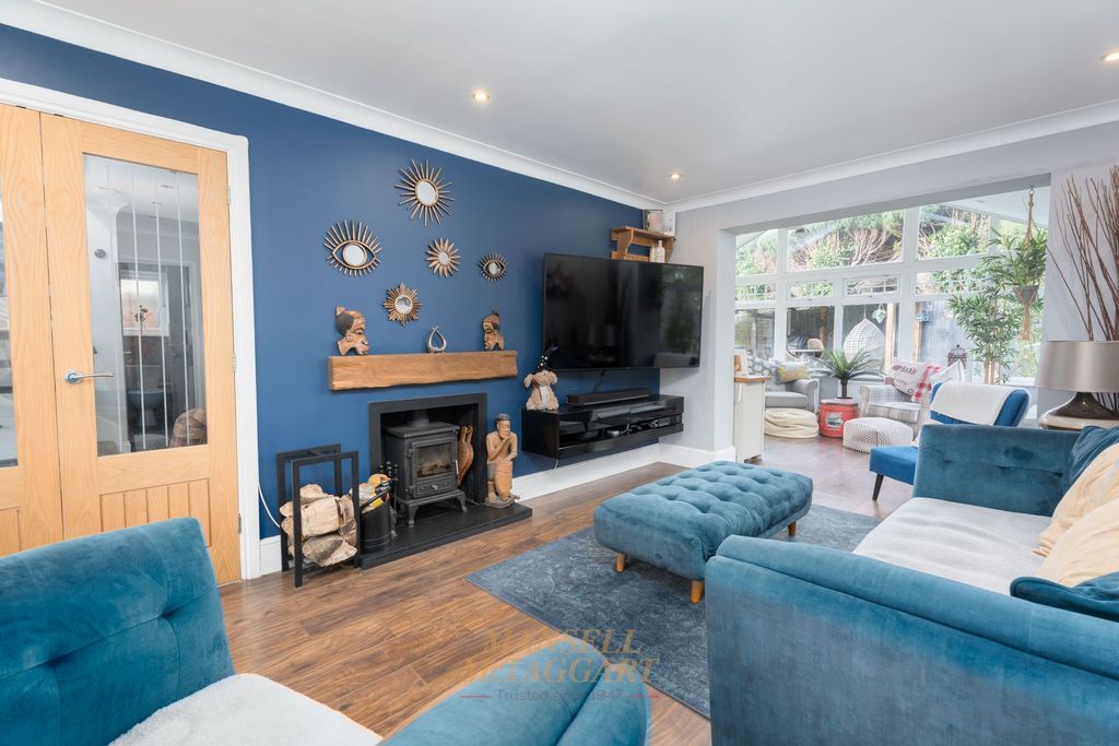 Property photo 3 of 23