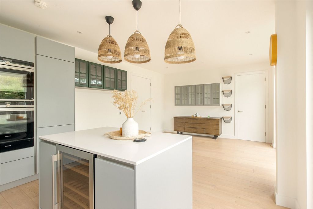 Property photo 3 of 16 Kitchen