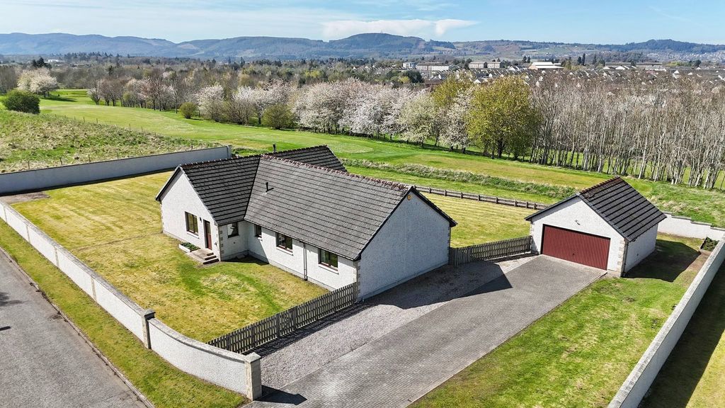 Property photo 1 of 40