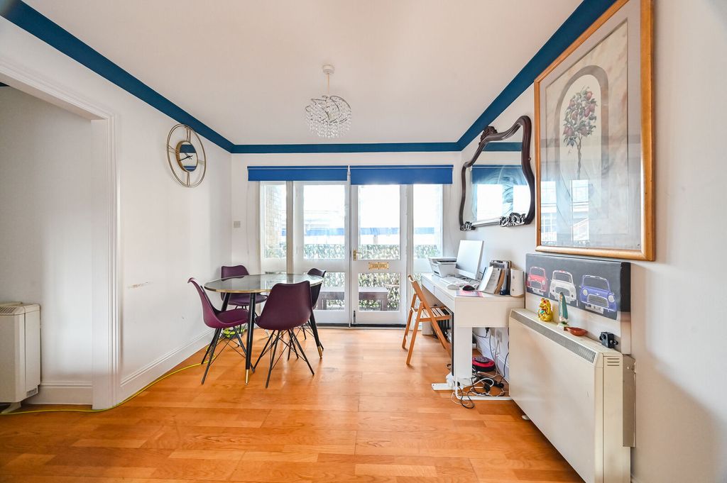 Property photo 2 of 19