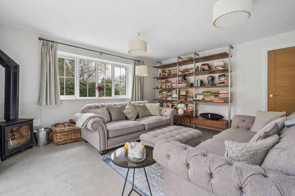 Property photo 3 of 15