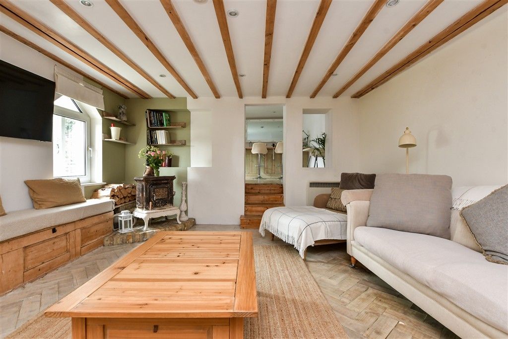 Property photo 2 of 14 Lounge