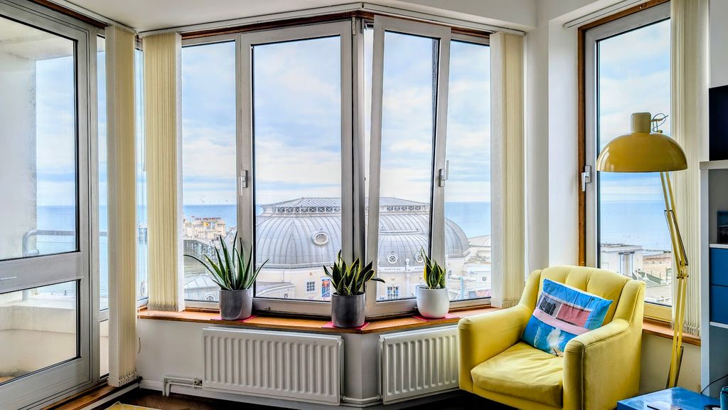 Property photo 1 of 28