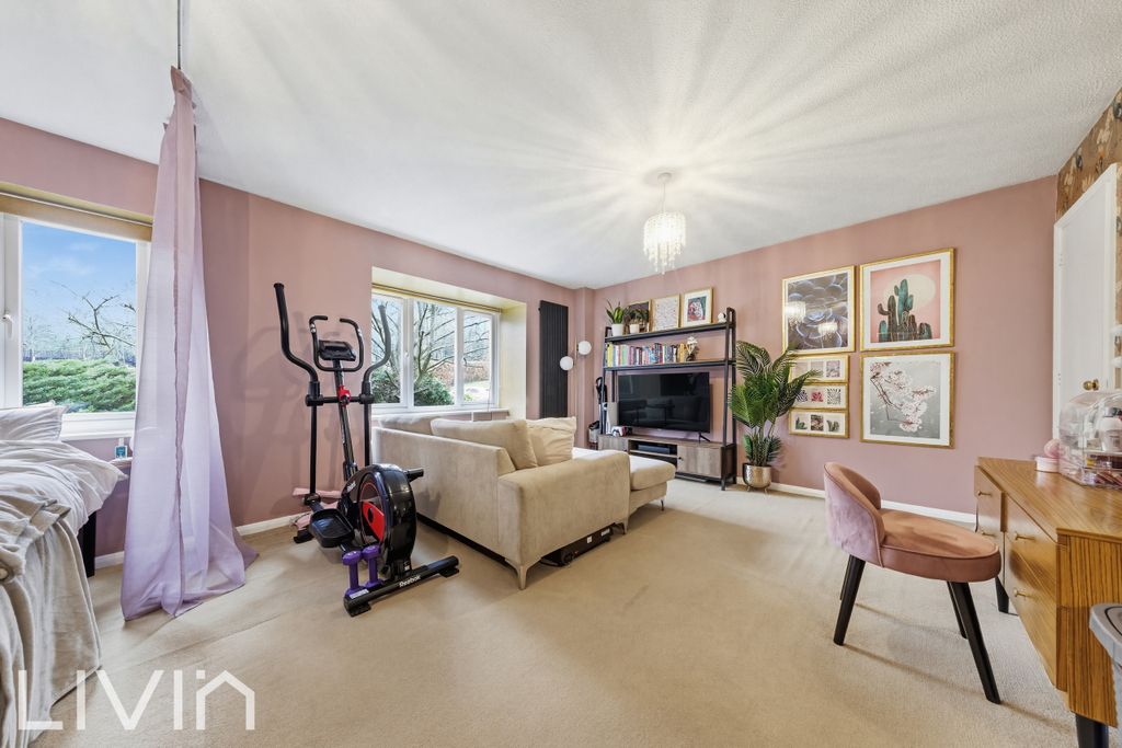 Property photo 3 of 9 Steep Hill, 11-16