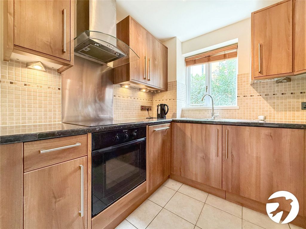 Property photo 2 of 11 Kitchen