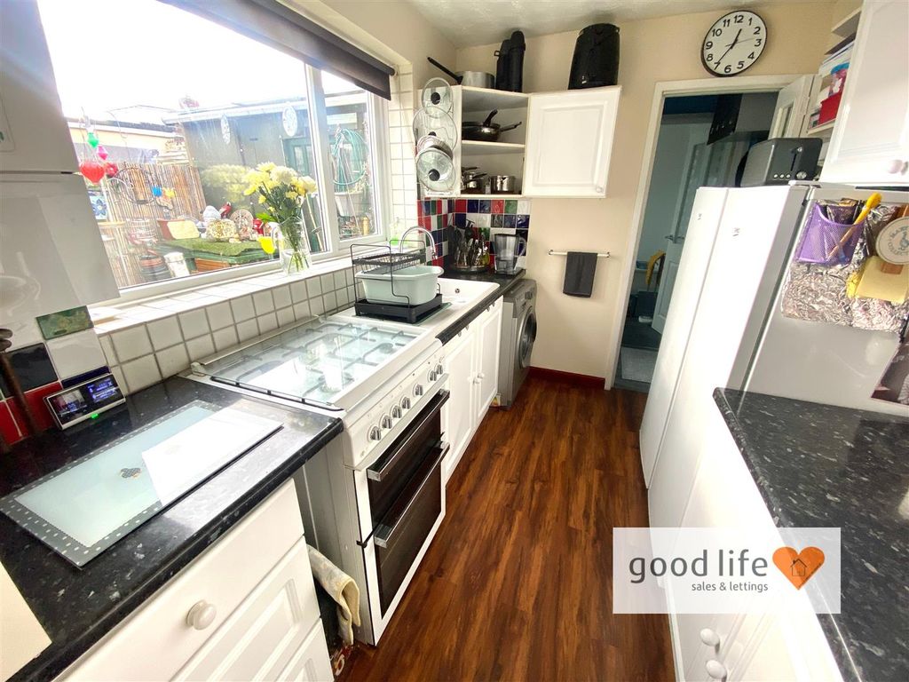 Property photo 3 of 10 20251101_123516853_Ios16Stratfield.Jpg