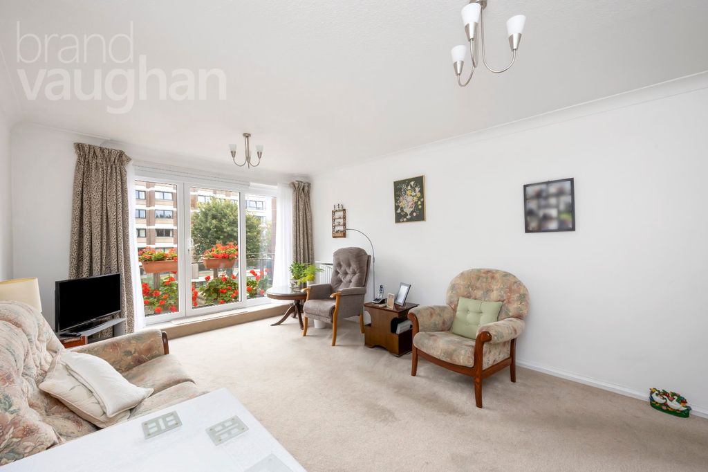 Property photo 3 of 22 Picture No. 12