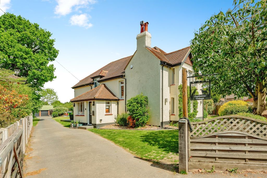 Property photo 2 of 23