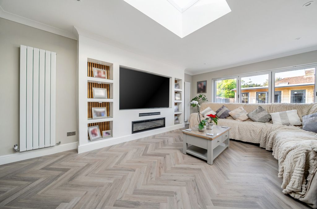 Property photo 2 of 15 1449572-9-69E7B0A...