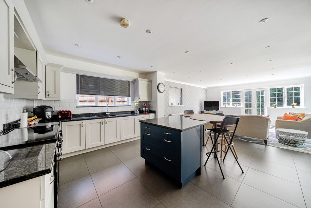 Property photo 2 of 18 Sheridan Grange