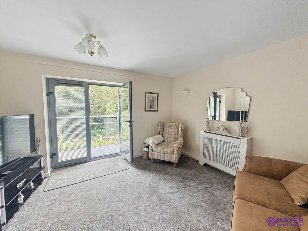 Property photo 3 of 21
