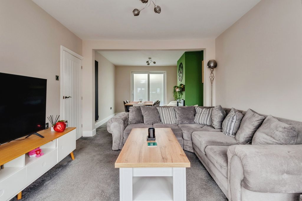 Property photo 2 of 20 Pbox-Img.Jpg