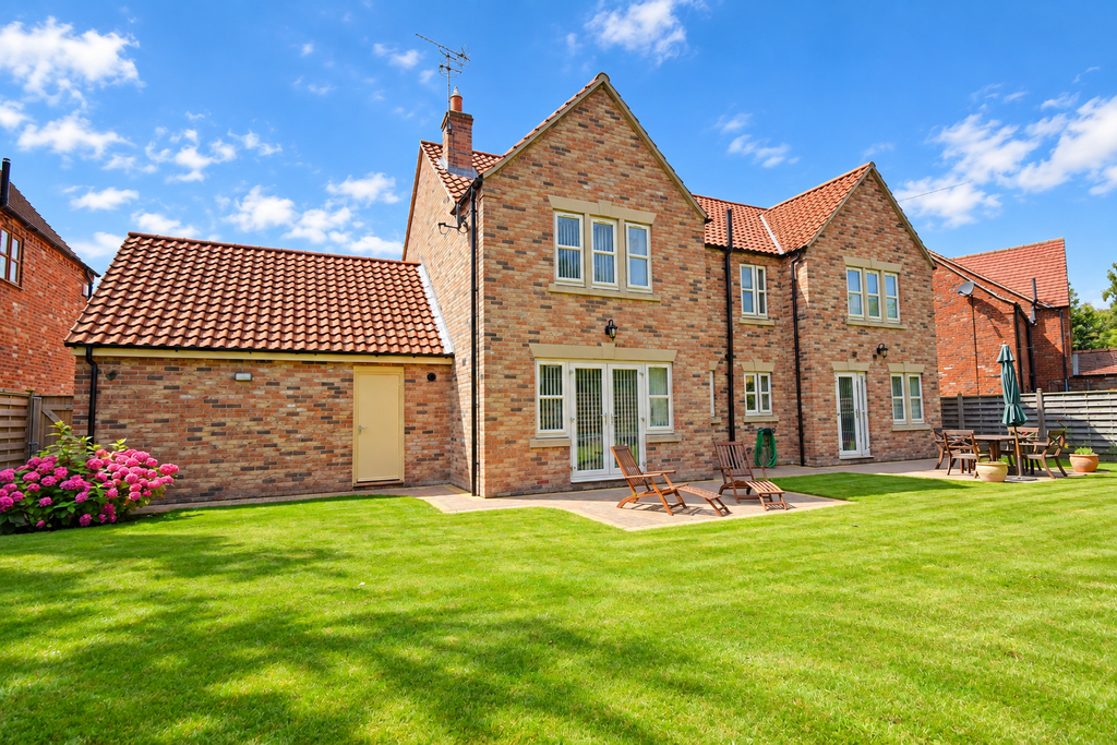 Property photo 2 of 34 2