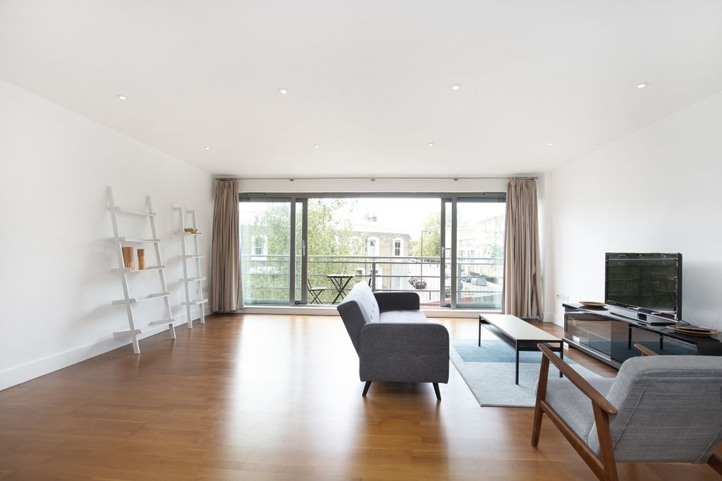 Property photo 1 of 10 Peninsula Court -...