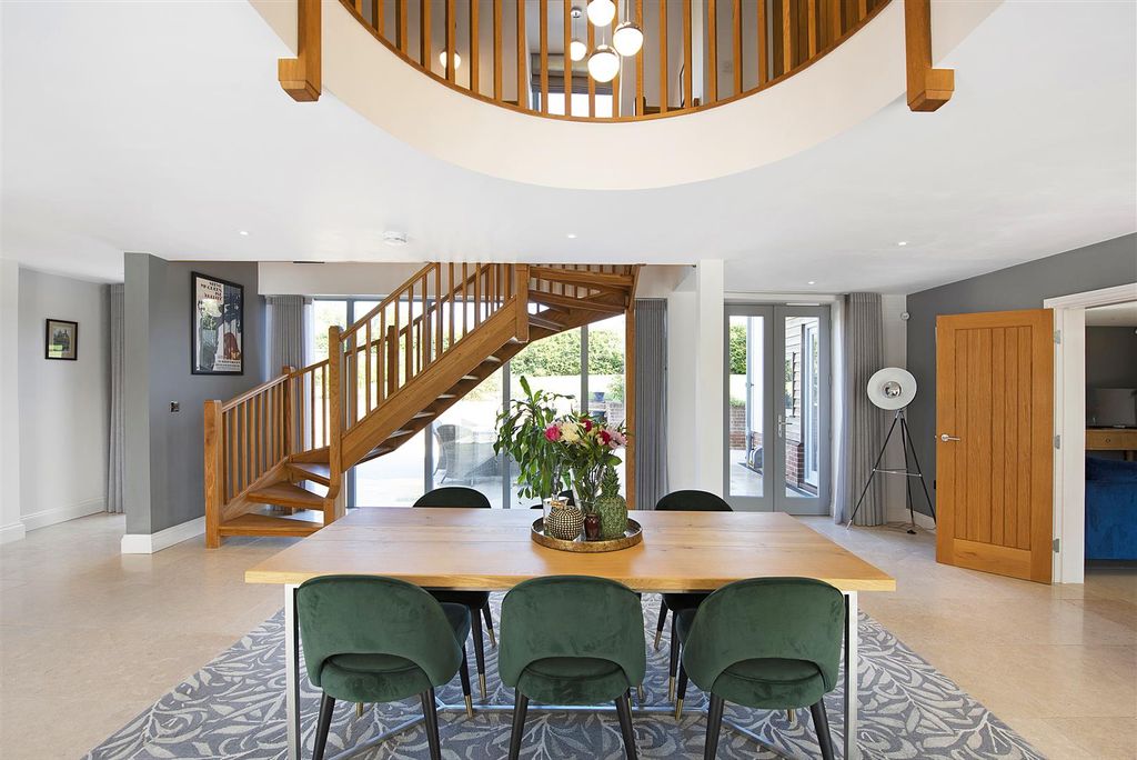 Property photo 1 of 37 Ashfield House Ph17.Jpg