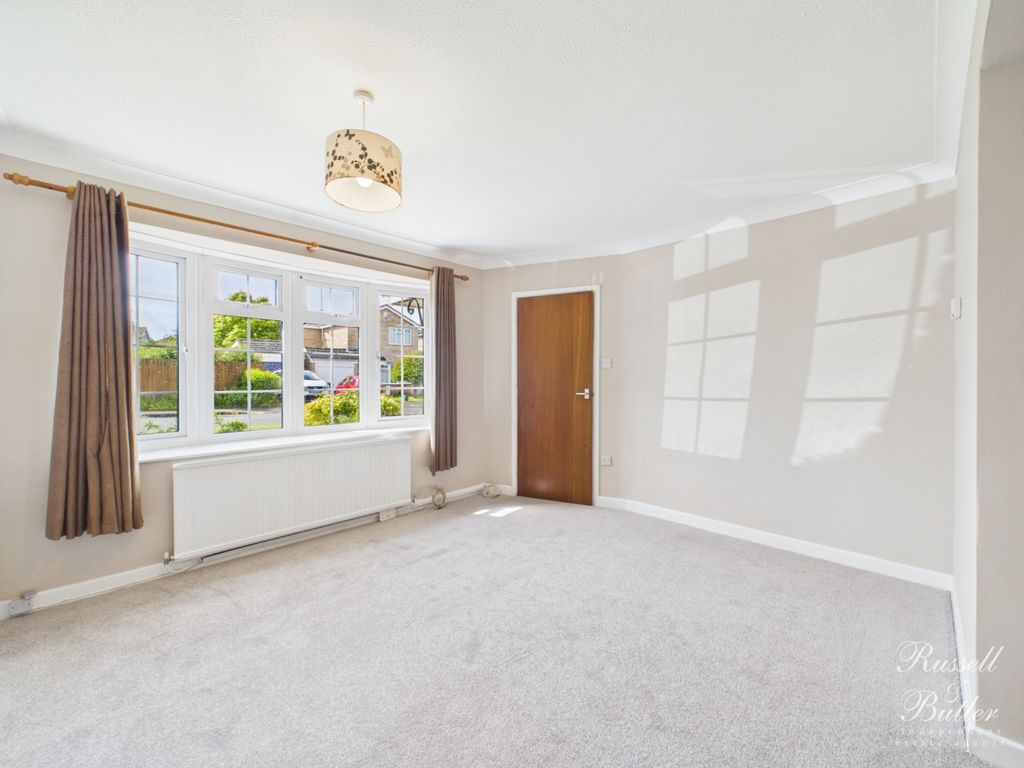 Property photo 3 of 13 Cam02127G0-Pr0417-Still001