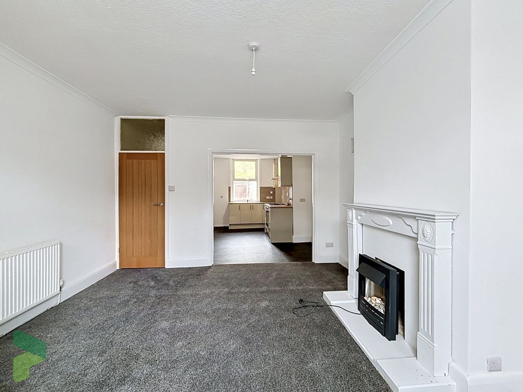 Property photo 3 of 17 Sitting Room