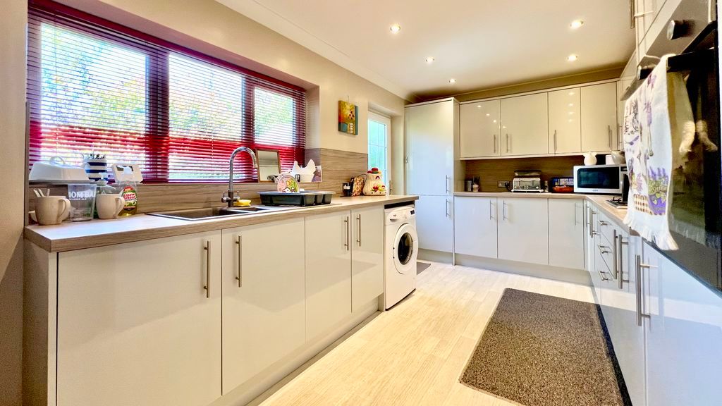 Property photo 2 of 17 Photo 10