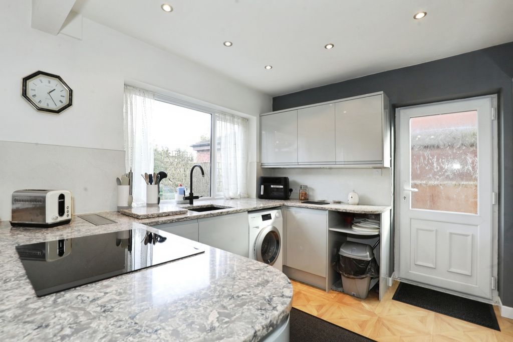 Property photo 2 of 21 Pbox-Img.Jpg